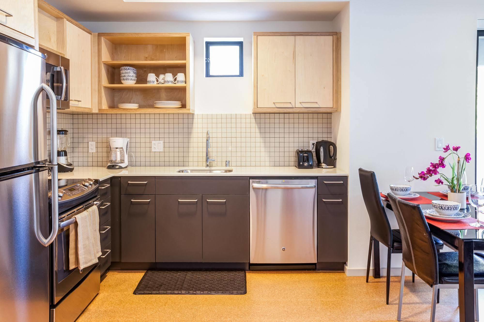 Heaven On Washington Fully Furnished Apartments Exterior photo